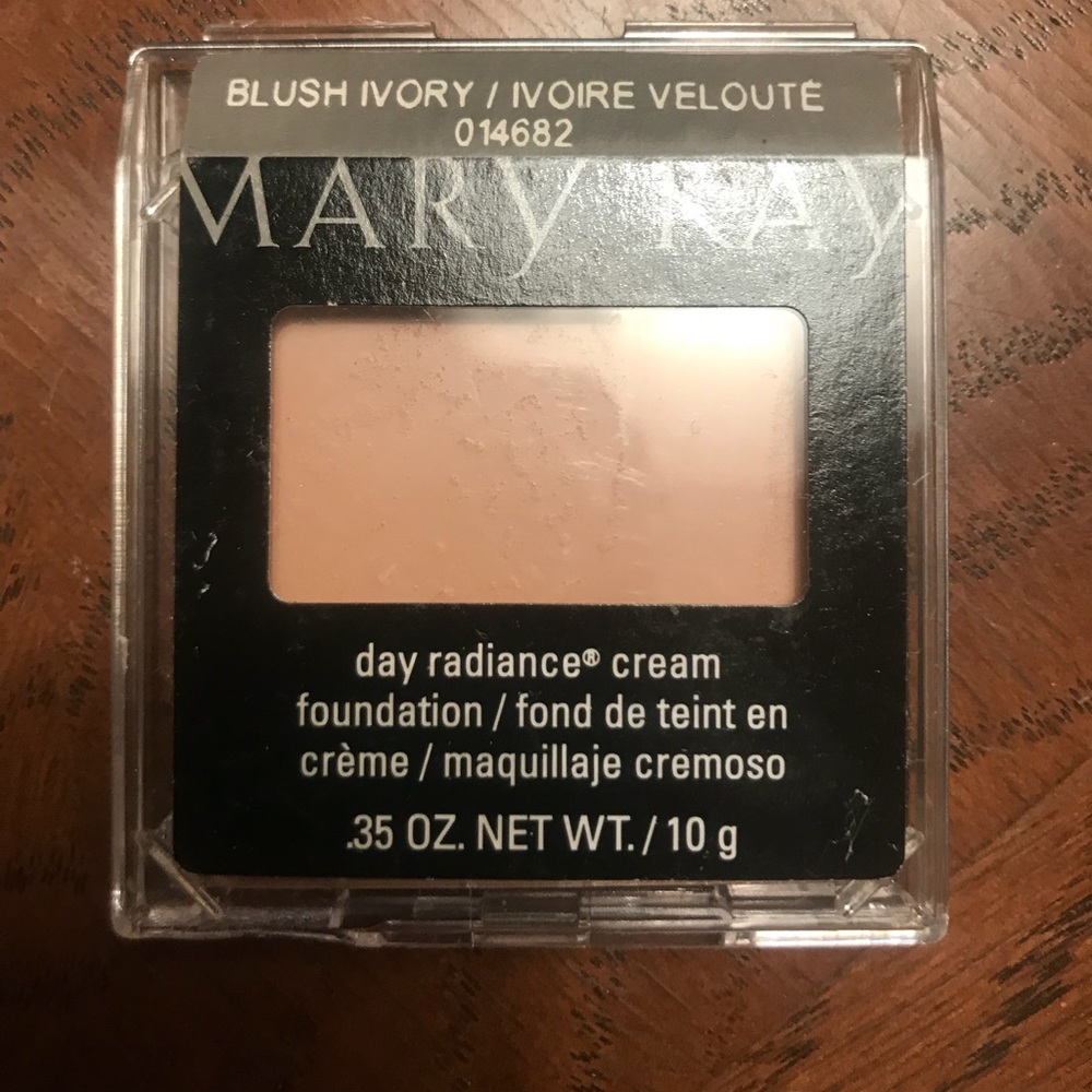 Day Radiance Foundation